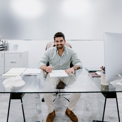 Negocio Cirugía Plástica Y Medicina Estética En Valencia - Dr. Gino Zingone