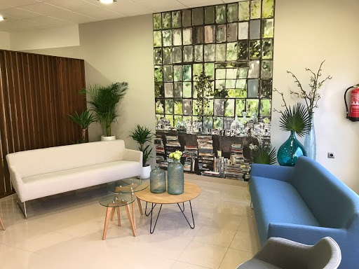 Negocio Clínica Dental Ráez Calera