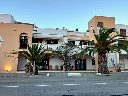 Negocio Clínica Veterinària Santa Gertrudis